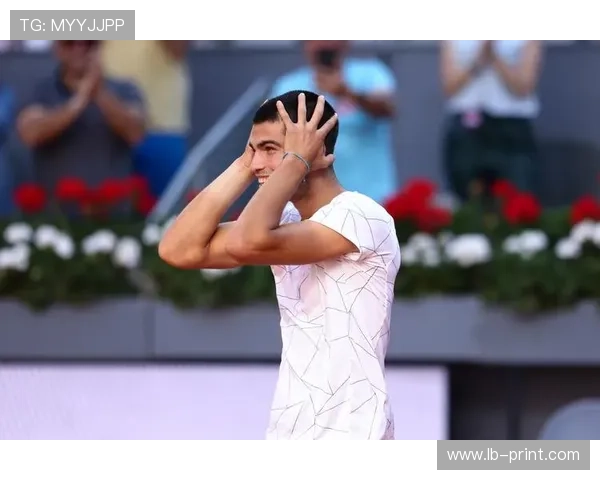 网球大满贯最新动态：阿尔卡拉斯迎战纳达尔 新一轮激战即将上演