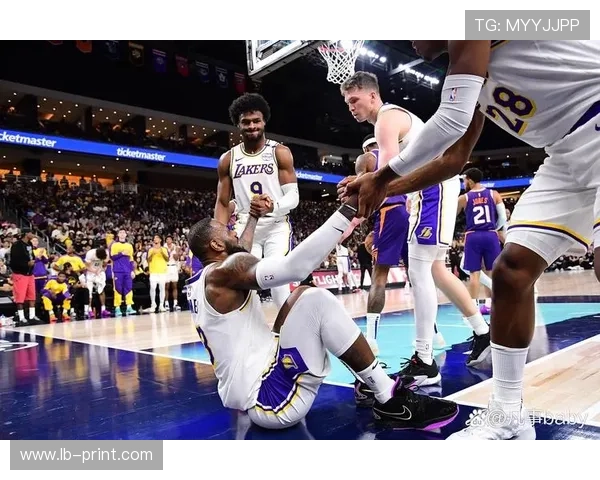 詹姆斯携手浓眉复苏湖人连胜勇士状态低迷杜兰特带队力拼太阳